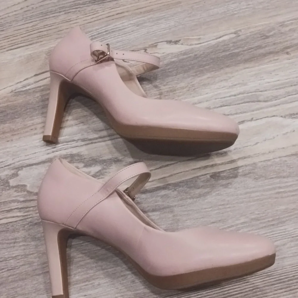 Clarks Classic Mary Jane Pumps in Blush Pink - - Picture 6 of 16